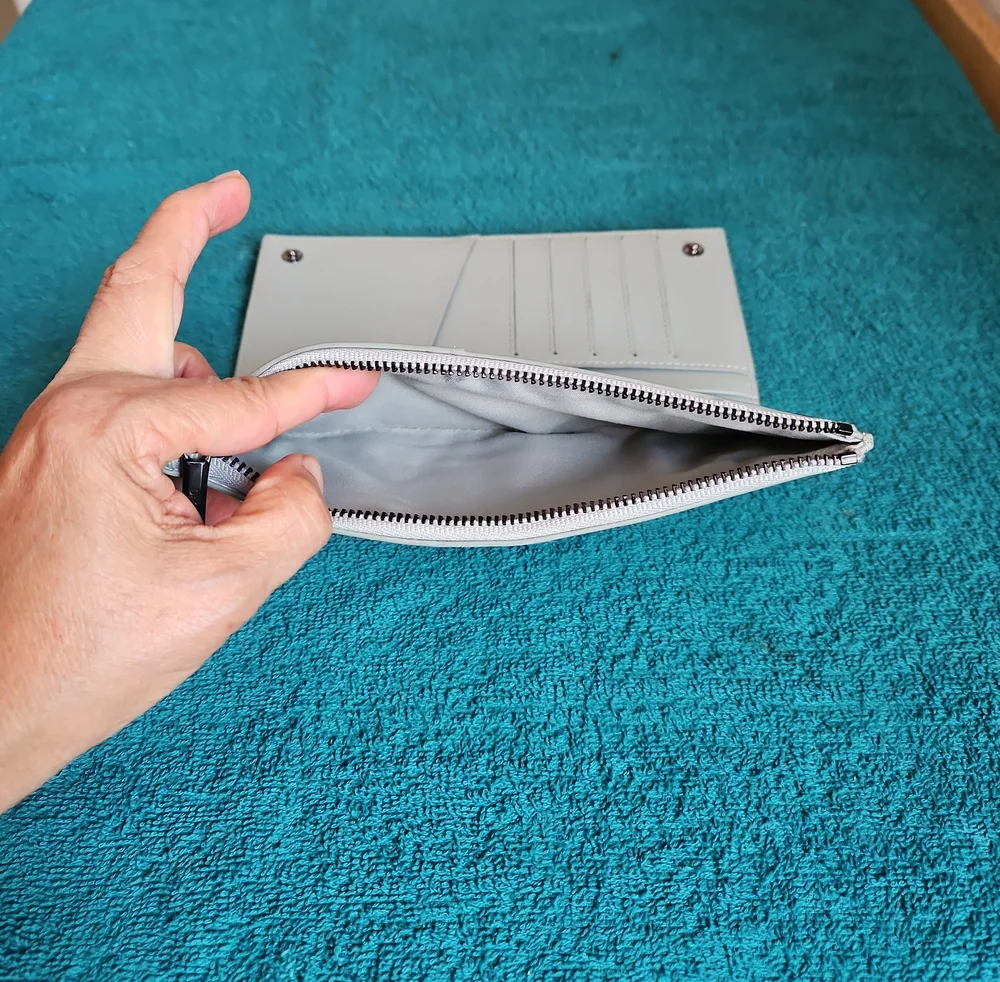 Dagne Dover slim wallet